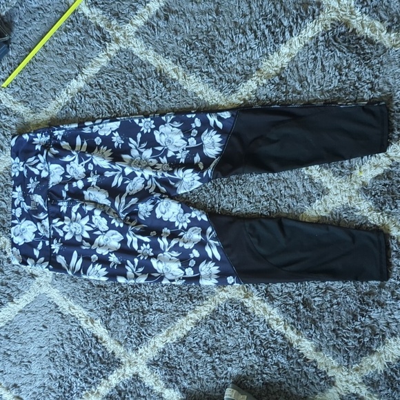 Everlast Floral Full Length High Rise Workout Leggings Navy Blue and Black - Picture 8 of 8